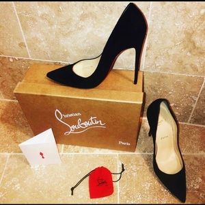 Christian Louboutin So Kate Heels
